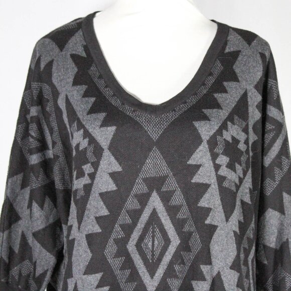 2010s Southwestern Print Black and Gray Poncho Tunic – Size M/L - Picture 2 of 6